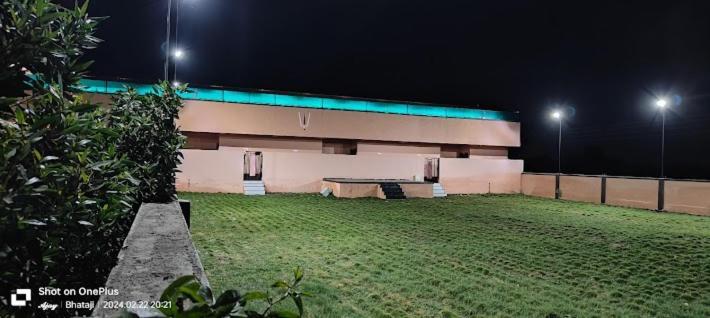 Hotel Vaishnavi Bhadji エクステリア 写真
