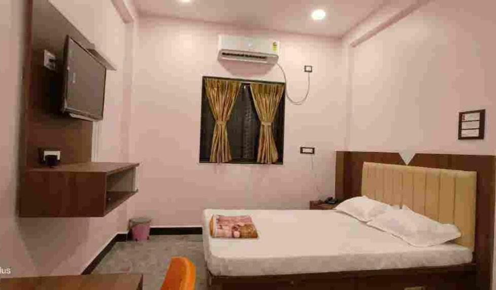 Hotel Vaishnavi Bhadji エクステリア 写真